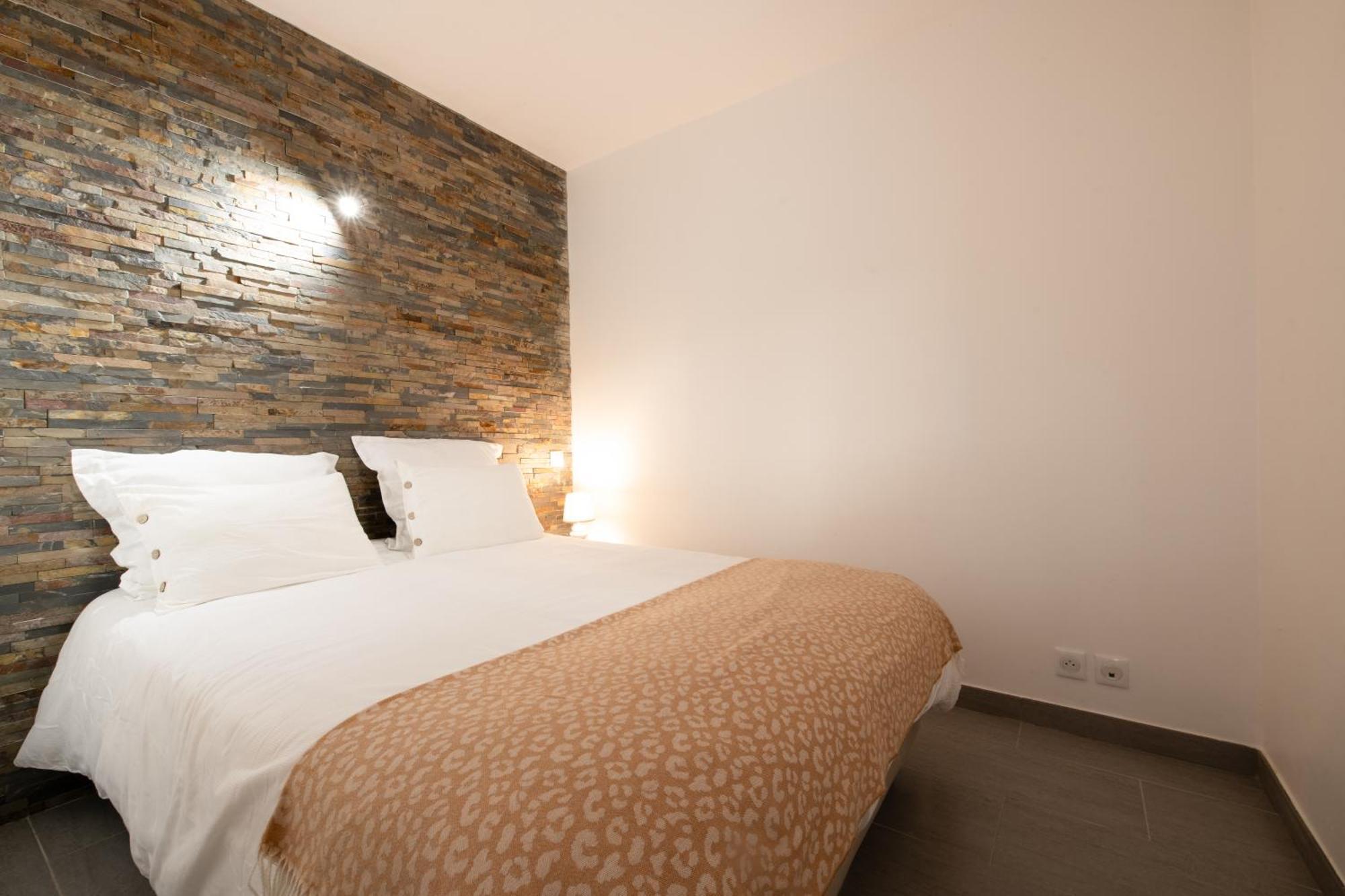 Le Victoria, Centre Ville , Plage Et Parking Gratuit Sainte-Maxime Esterno foto